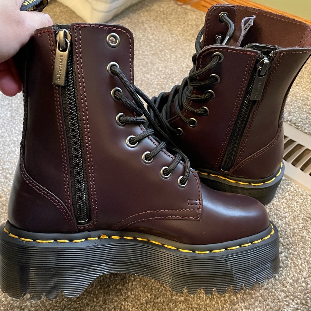 Burgundy Jadon - Picture 3 of 4